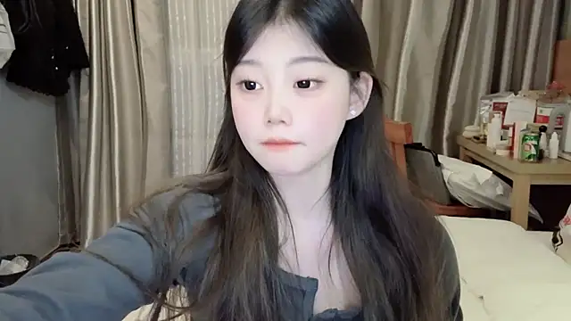 Snapshot of yangyang-1115 chatting on February 2025 12:12:01 PM yangyang-1115 online show from February 2025 12:12:01 PM