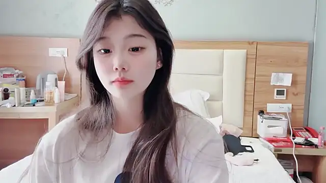 Snapshot of yangyang-1115 chatting on February 2025 05:58:01 AM yangyang-1115 online show from February 2025 05:58:01 AM