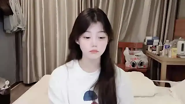 Snapshot of yangyang-1115 chatting on February 2025 12:38:02 PM yangyang-1115 online show from February 2025 12:38:02 PM