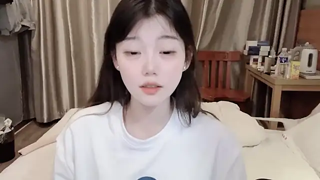 Snapshot of yangyang-1115 chatting on February 2025 03:53:02 PM yangyang-1115 online show from February 2025 03:53:02 PM