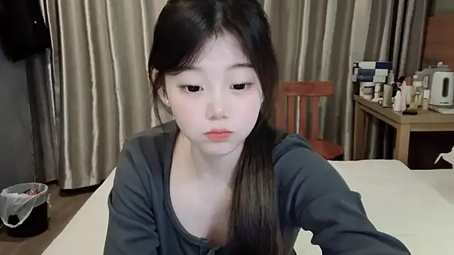 Snapshot of yangyang-1115 chatting on February 2025 04:26:02 PM yangyang-1115 online show from February 2025 04:26:02 PM