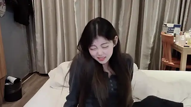 Snapshot of yangyang-1115 chatting on February 2025 04:11:02 PM yangyang-1115 online show from February 2025 04:11:02 PM