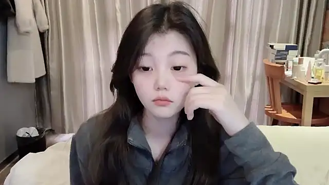 Snapshot of yangyang-1115 chatting on February 2025 12:39:02 PM yangyang-1115 online show from February 2025 12:39:02 PM