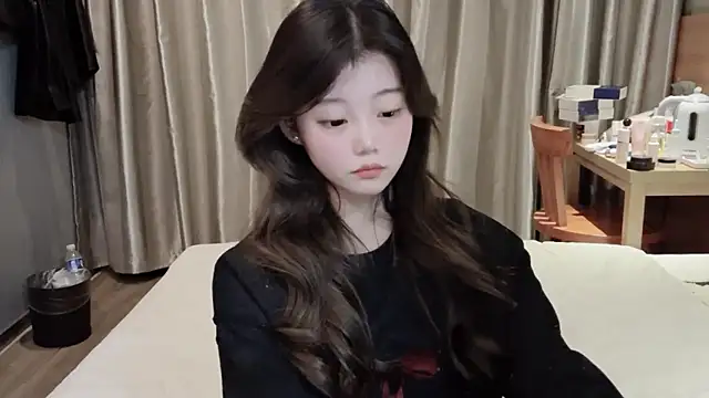 Snapshot of yangyang-1115 chatting on February 2025 03:27:01 PM yangyang-1115 online show from February 2025 03:27:01 PM