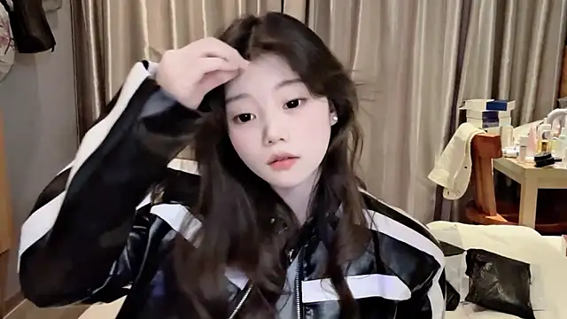 Snapshot of yangyang-1115 chatting on February 2025 09:47:01 AM yangyang-1115 online show from February 2025 09:47:01 AM