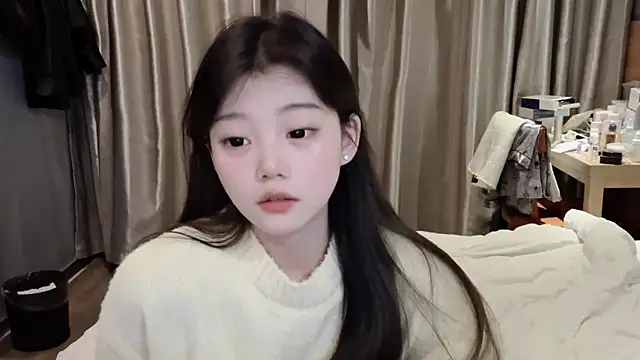 Snapshot of yangyang-1115 chatting on March 2025 02:04:02 PM yangyang-1115 online show from March 2025 02:04:02 PM