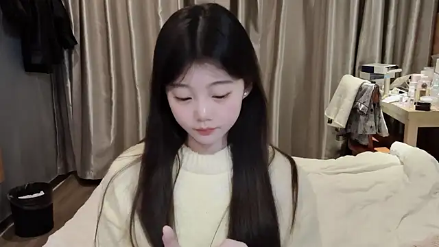 Snapshot of yangyang-1115 chatting on March 2025 05:07:02 PM yangyang-1115 online show from March 2025 05:07:02 PM