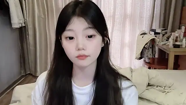 Snapshot of yangyang-1115 chatting on March 2025 04:38:02 AM yangyang-1115 online show from March 2025 04:38:02 AM