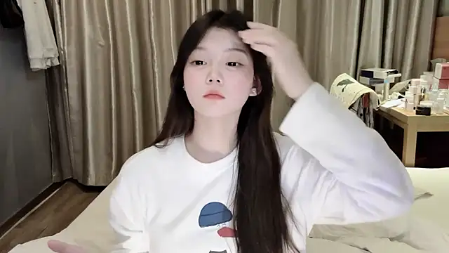 Snapshot of yangyang-1115 chatting on March 2025 12:12:01 PM yangyang-1115 online show from March 2025 12:12:01 PM