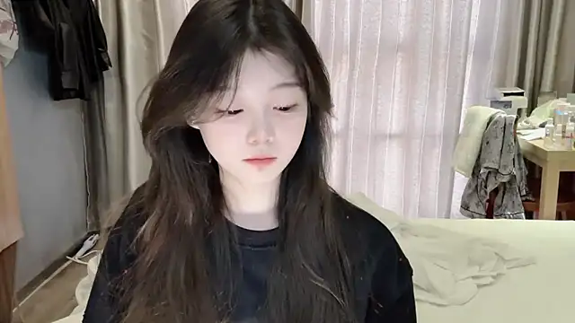 Snapshot of yangyang-1115 chatting on March 2025 06:43:01 AM yangyang-1115 online show from March 2025 06:43:01 AM