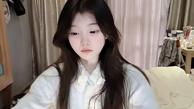 Snapshot of yangyang-1115 chatting on March 2025 07:02:01 AM yangyang-1115 online show from March 2025 07:02:01 AM