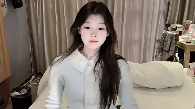 Snapshot of yangyang-1115 chatting on March 2025 10:05:02 AM yangyang-1115 online show from March 2025 10:05:02 AM