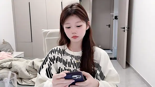 Snapshot of yangyang-1115 chatting on October 2025 05:25:01 AM yangyang-1115 online show from October 2025 05:25:01 AM