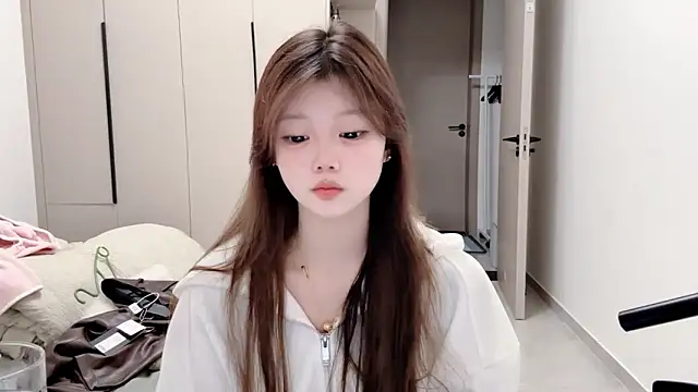 Snapshot of yangyang-1115 chatting on October 2025 04:43:01 AM yangyang-1115 online show from October 2025 04:43:01 AM