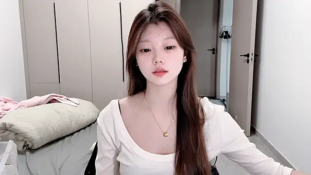 Snapshot of yangyang-1115 chatting on October 2025 04:10:01 AM yangyang-1115 online show from October 2025 04:10:01 AM