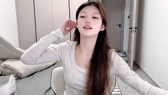 Snapshot of yangyang-1115 chatting on October 2025 05:04:02 AM yangyang-1115 online show from October 2025 05:04:02 AM