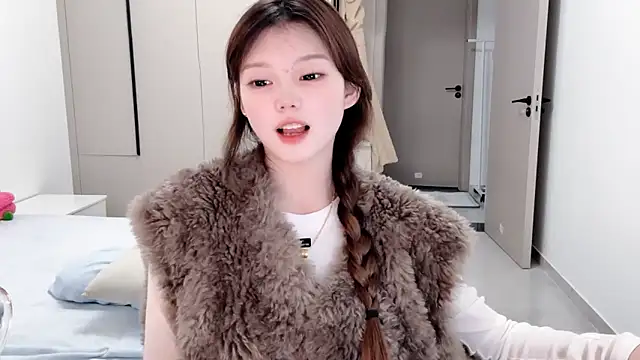 Snapshot of yangyang-1115 chatting on October 2025 04:09:02 PM yangyang-1115 online show from October 2025 04:09:02 PM