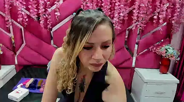 Snapshot of alaha_evans chatting on December 2024 06:33:01 PM alaha evans online show from December 2024 06:33:01 PM