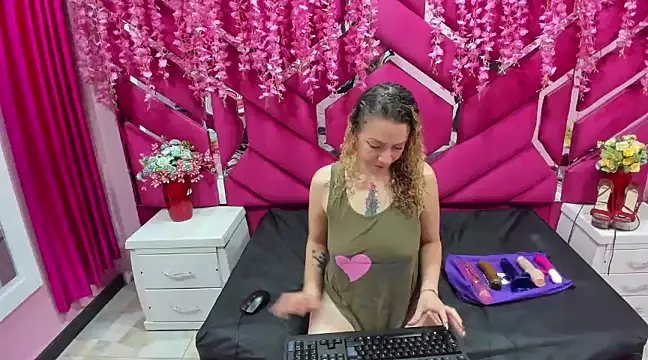 Snapshot of alaha_evans chatting on December 2024 02:59:01 AM alaha evans online show from December 2024 02:59:01 AM