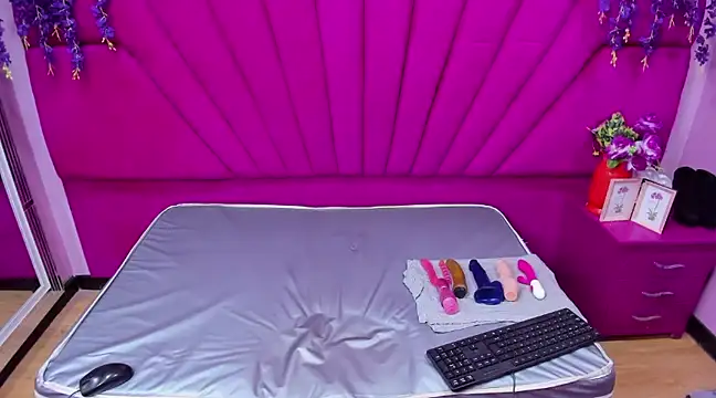 Snapshot of alaha_evans chatting on January 2025 09:15:01 AM alaha evans online show from January 2025 09:15:01 AM