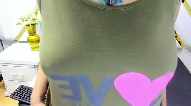 Snapshot of alaha_evans chatting on February 2025 09:31:01 AM alaha evans online show from February 2025 09:31:01 AM