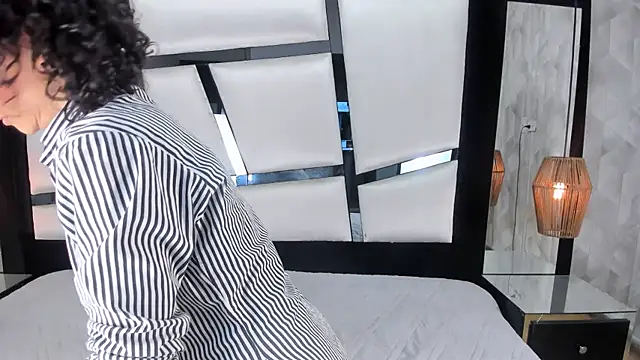 AriannaRussell  online show from March 2025 01:37:02 PM