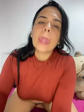 Snapshot of Leyna_Kenet chatting on January 2025 12:37:01 AM Leyna Kenet online show from January 2025 12:37:01 AM