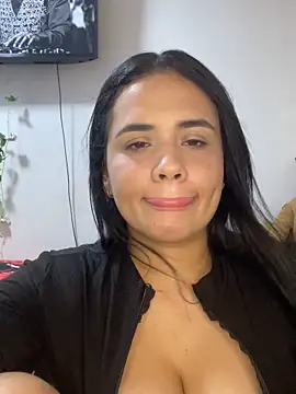 Snapshot of Leyna_Kenet chatting on October 2025 03:23:02 AM Leyna Kenet online show from October 2025 03:23:02 AM