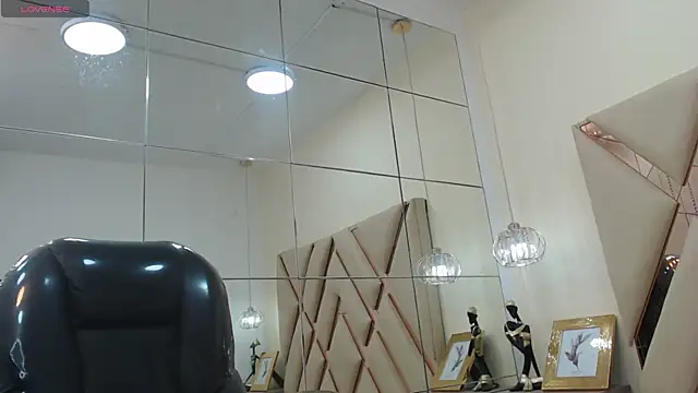 Snapshot of AndrewPherson chatting on January 2025 04:03:01 PM AndrewPherson online show from January 2025 04:03:01 PM