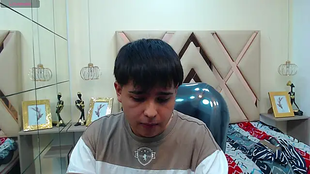 Snapshot of AndrewPherson chatting on January 2025 12:48:02 PM AndrewPherson online show from January 2025 12:48:02 PM