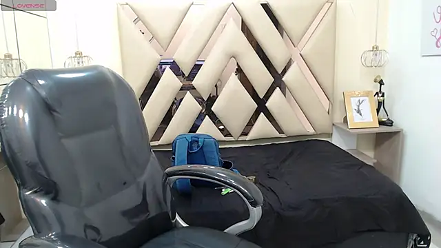 Snapshot of AndrewPherson chatting on January 2025 01:23:02 PM AndrewPherson online show from January 2025 01:23:02 PM