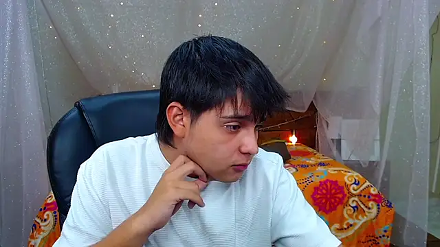 Snapshot of AndrewPherson chatting on February 2025 12:34:02 PM AndrewPherson online show from February 2025 12:34:02 PM