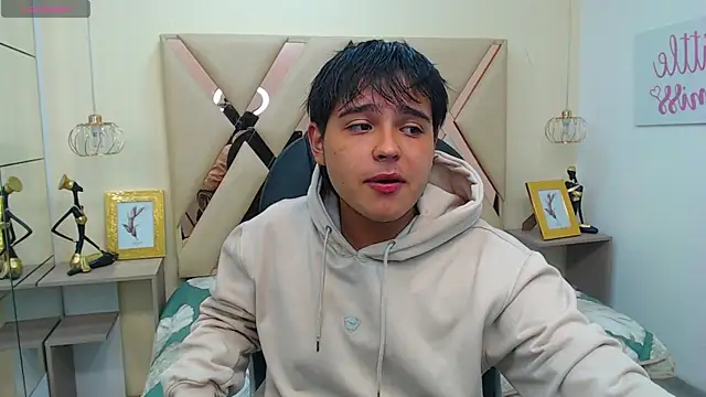 Snapshot of AndrewPherson chatting on February 2025 12:13:01 PM AndrewPherson online show from February 2025 12:13:01 PM