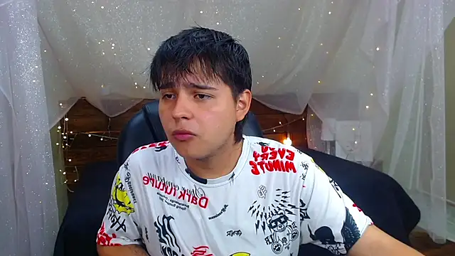 Snapshot of AndrewPherson chatting on February 2025 12:09:02 PM AndrewPherson online show from February 2025 12:09:02 PM