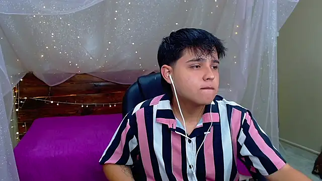 Snapshot of AndrewPherson chatting on March 2025 12:13:01 PM AndrewPherson online show from March 2025 12:13:01 PM