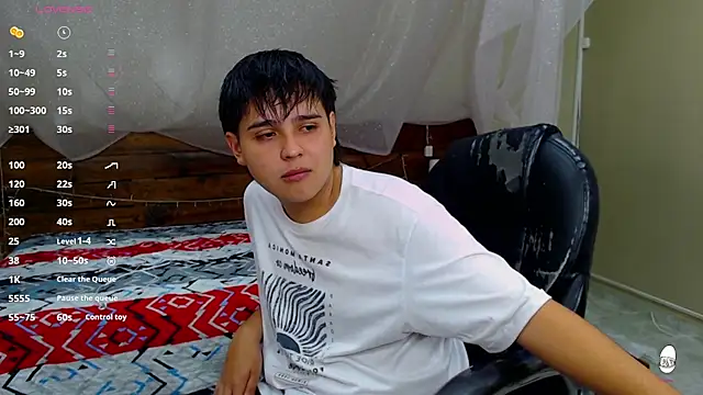 Snapshot of AndrewPherson chatting on March 2025 12:25:01 PM AndrewPherson online show from March 2025 12:25:01 PM