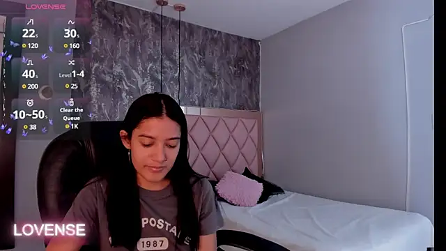 Snapshot of SKYLERWHIITEE chatting on January 2025 03:09:02 AM SKYLERWHIITEE online show from January 2025 03:09:02 AM