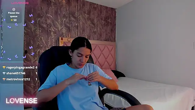 Snapshot of SKYLERWHIITEE chatting on February 2025 06:50:02 AM SKYLERWHIITEE online show from February 2025 06:50:02 AM