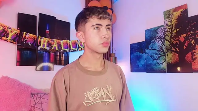 Noah Xitruxx online show from October 2025 03:50:01 AM