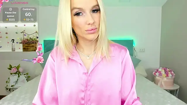 Snapshot of Lana_kitty__ chatting on March 2025 10:27:02 PM Lana kitty   online show from March 2025 10:27:02 PM