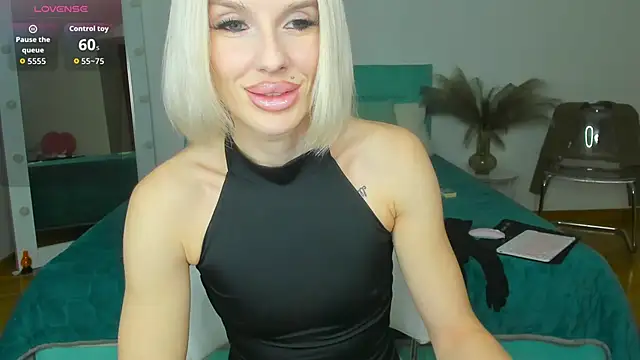 Snapshot of Lana_kitty__ chatting on November 2025 11:36:02 PM Lana kitty online show from November 2025 11:36:02 PM