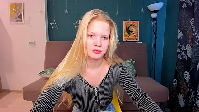 Xloe Queen online show from February 2025 09:25:02 AM