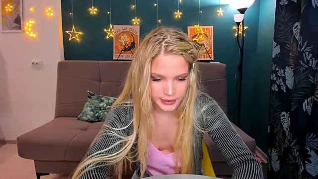 Xloe Queen online show from March 2025 02:41:01 PM