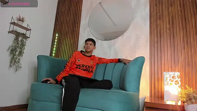 Jeffry wolvess online show from January 2025 01:30:01 PM