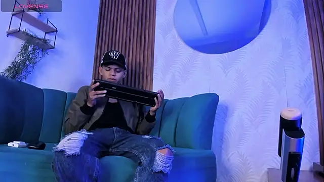 Jeffry wolvess online show from February 2026 12:00:01 PM