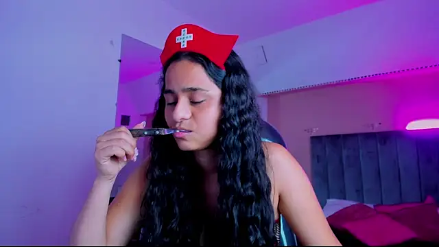 Snapshot of Giselle_Roldan chatting on July 2026 04:05:02 AM Giselle Roldan online show from July 2026 04:05:02 AM
