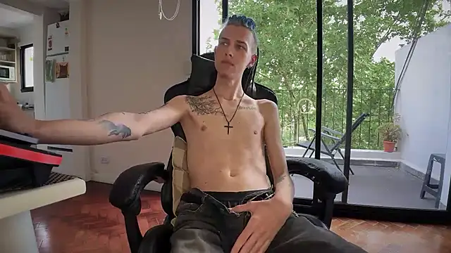 Den BlueXx online show from November 2025 08:02:02 PM