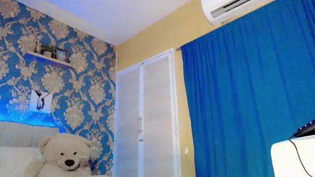 nicoledollts online show from February 2026 12:47:02 AM