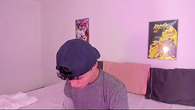 crushnier online show from December 2024 05:04:01 PM