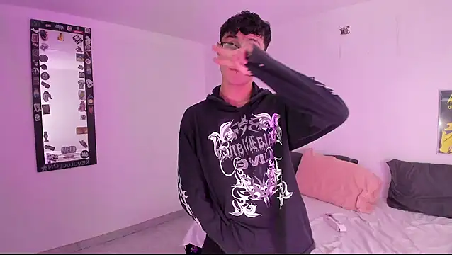 crushnier online show from December 2024 08:25:02 PM